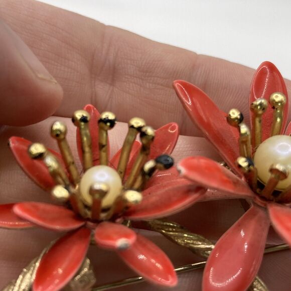 VTG 1960's Signed Judy Lee Red/orange Enamel Flower Brooch. - Picture 2 of 6